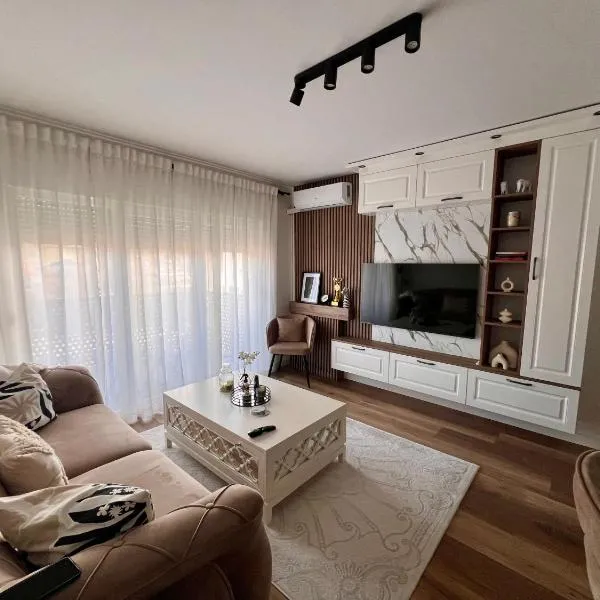 Boutique Apartment Tuzla, hotel em Železnička Stanica Tuzla