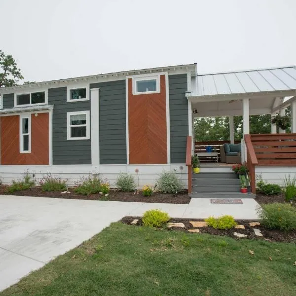 Viesnīca Simply Southern Tiny House Retreat Ostinā