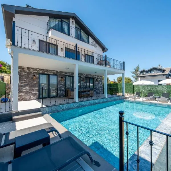 Oasis Family-Friendly Luxury Villa Hisaronu, Ovacik by Sunworld Villas Fethiye, hotelli kohteessa Fethiye