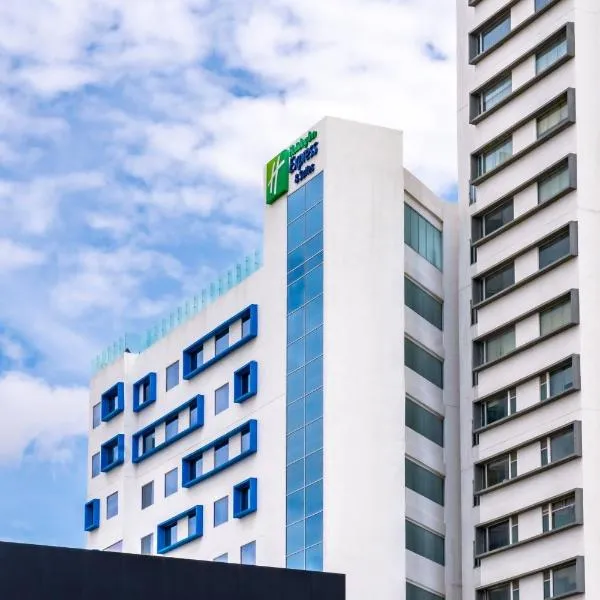 Holiday Inn Express & Suites Puebla Angelopolis by IHG, hotel di Puebla