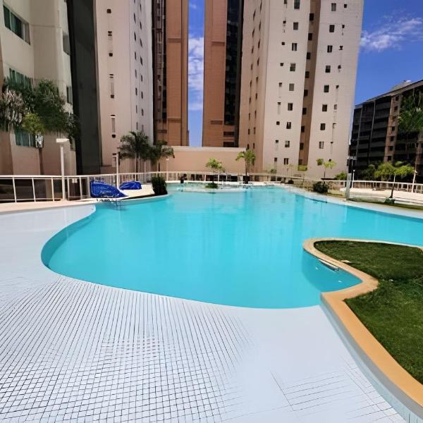 Ótimo Apto com shopping e piscina