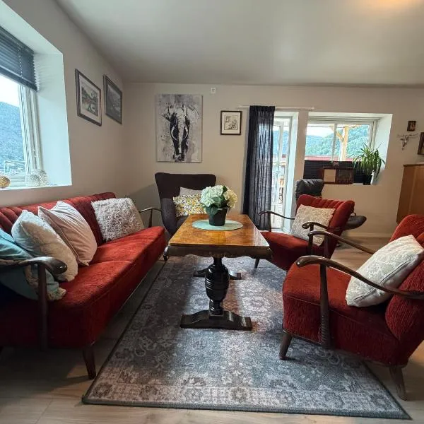 Trollstova-Sogndal, hotel di Sogndal