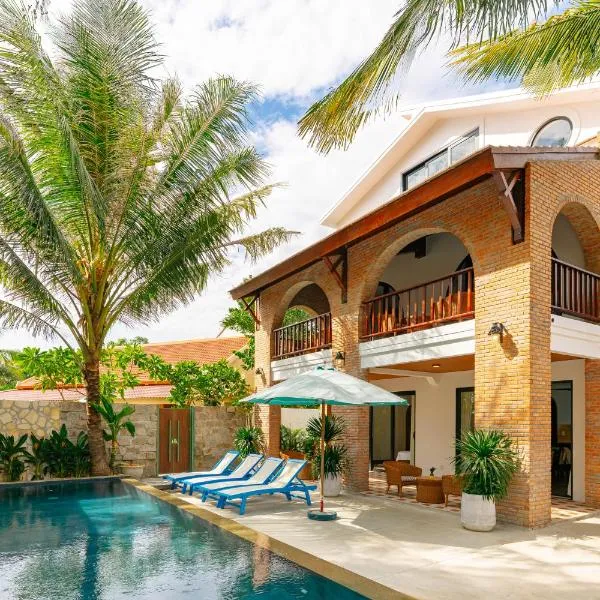 Salt Villa 5BR Beachfront by HUA, hotel in An Bang