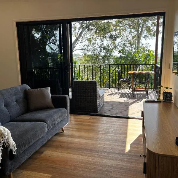 Our Treehouse near Mooloolaba, hotel din Buderim