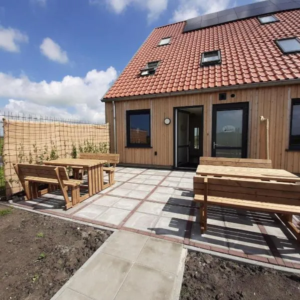 Spacious holiday home in Leons with garden, hotelli kohteessa Leons