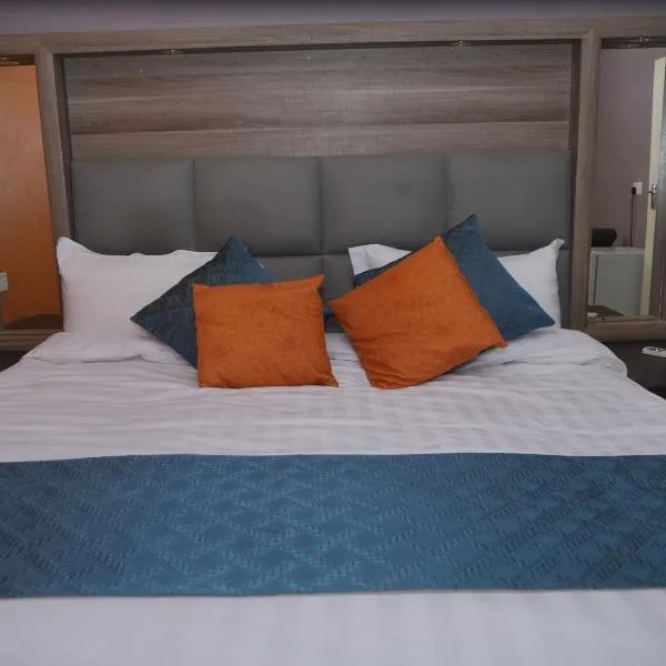 All Tribes Pumula Guest House, hotel a Hwange
