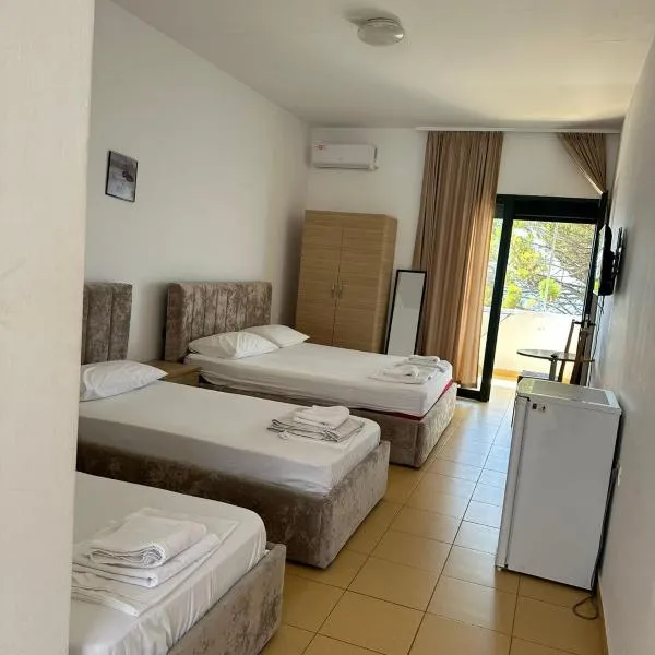 Petro's Inn HOTEL JF DHERMI, hotel v mestu Dhërmi