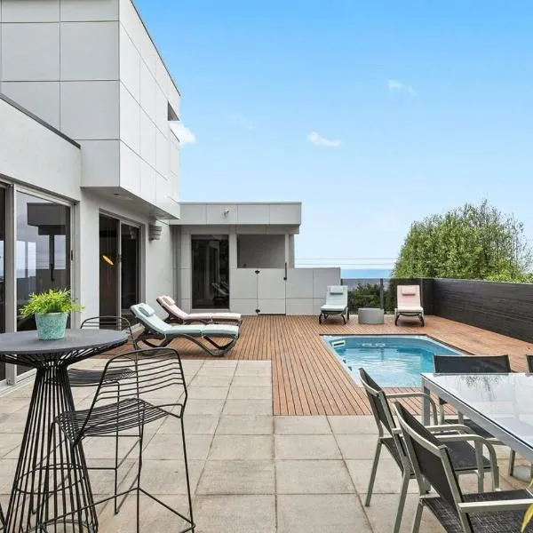 Azure, hotel Lorne-ban