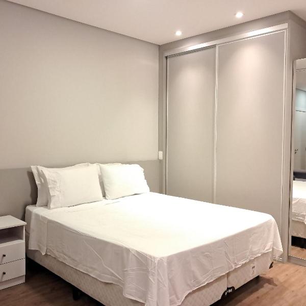 Studio perto da UMC e Mogi Shopping com garagem