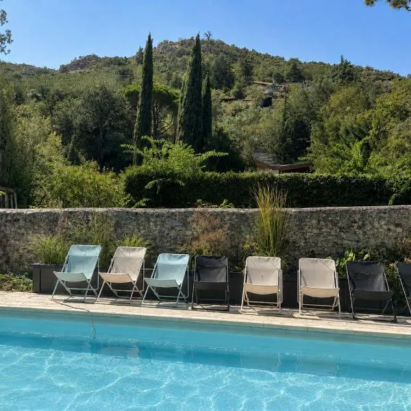 Casa mARTa : Suites, terrasses et vue panoramique, hotel u gradu 'Tournon-sur-Rhône'