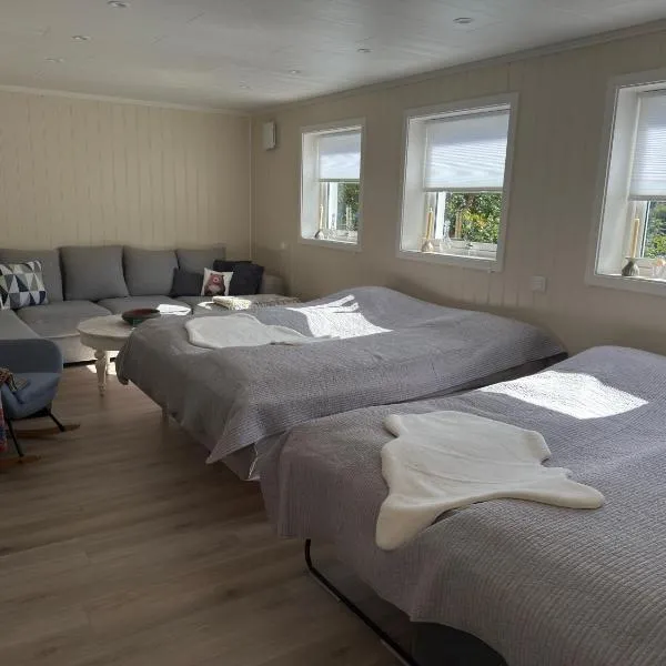 Flakstadveien - Sentralt, midt i Lofoten, hotel en Napp