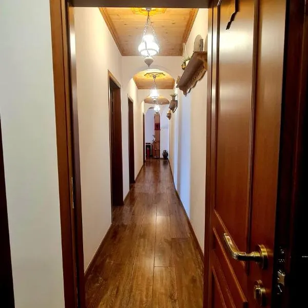 4 Rooms BH, khách sạn ở Gjirokastër