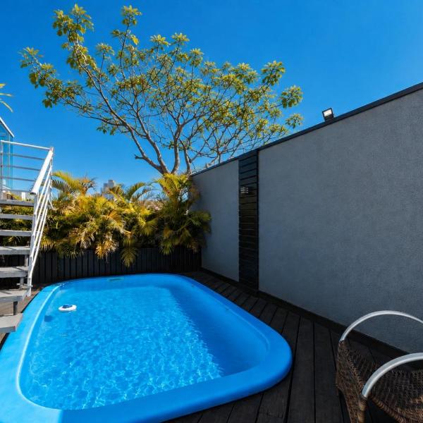 Duplex com piscina na praia de Bombinhas