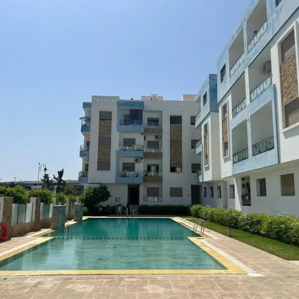appartement avec piscine โรงแรมในมาร์ทิล