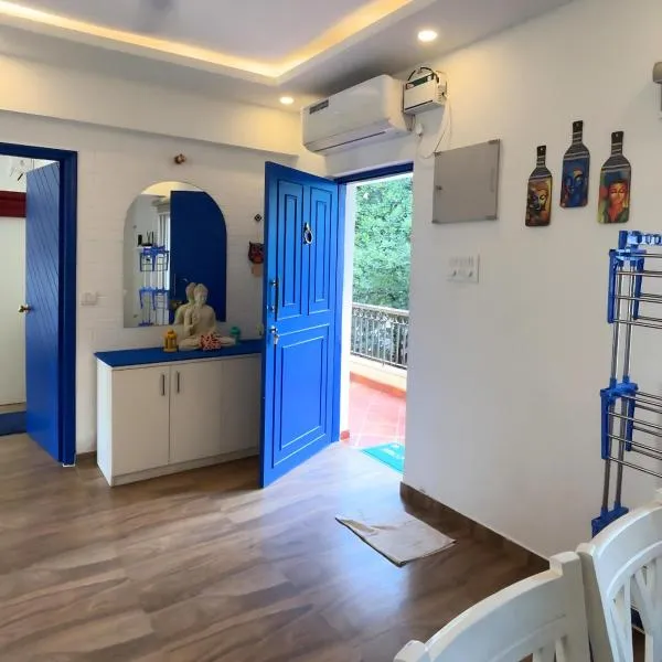Feel Goa with Poolview Luxury Apartment, hotel sa Arpora