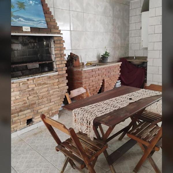 Ubatuba: Casa com Ar, Churrasco e 5 Vagas