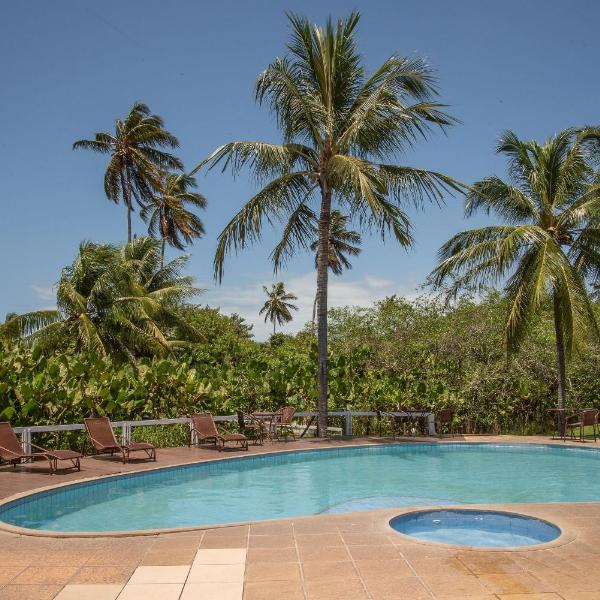 em frente à PRAIA; piscina; 1 quarto; WiFi; estacionamento 1 carro; até 5 pessoas