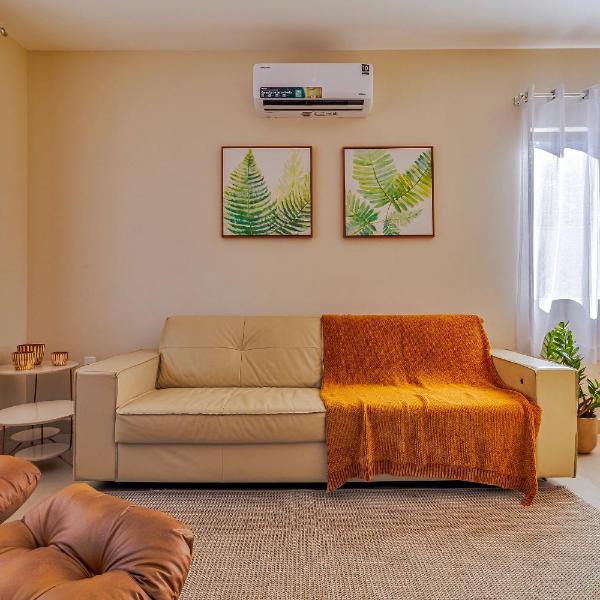 Casa ampla com churrasqueira e ar condicionado