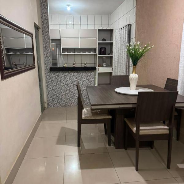 Casa confortável e bem localizada