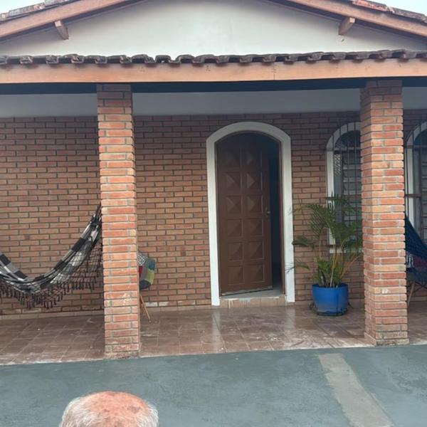 Casa espaçosa a 800m da Praia Martim de Sá