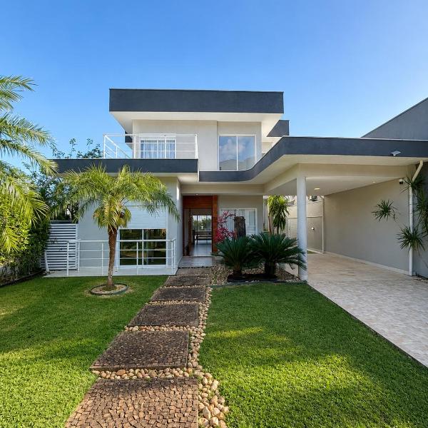 Morada Sun House 4 Suítes com Sacadas, Piscina Privativa com Cascata e área gourmet