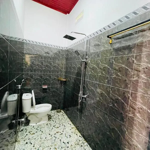 Blessing Inn Hotel, hotel di Buli
