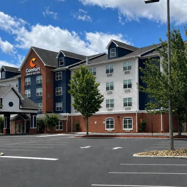 Comfort Inn & Suites Concord - Kannapolis, khách sạn ở Concord