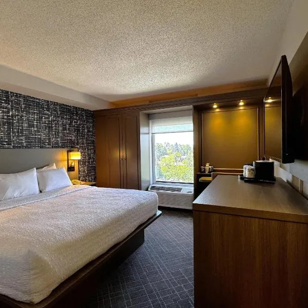 Pittsburgh Airport Inn and Suites, khách sạn ở Coraopolis