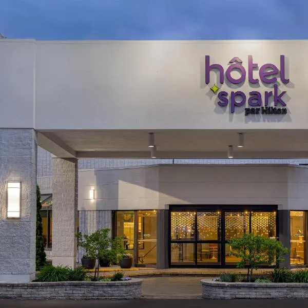 Spark by Hilton Montreal Brossard، فندق في بروسارد