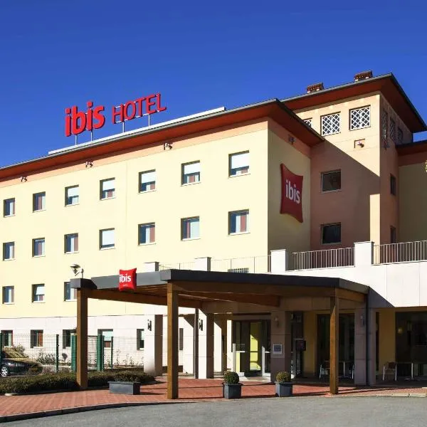 Ibis Como, хотел в Грандате