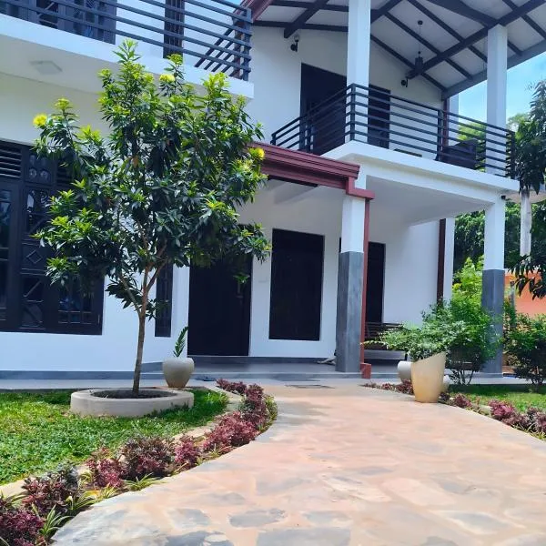Kings Way Lodge Sigiriya, hotel Inamaluwa városában 