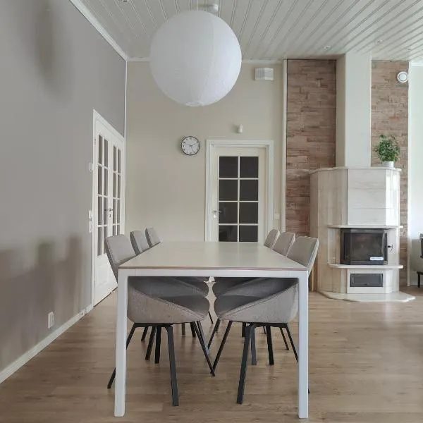 The Sunny Villa، فندق في كوكولا