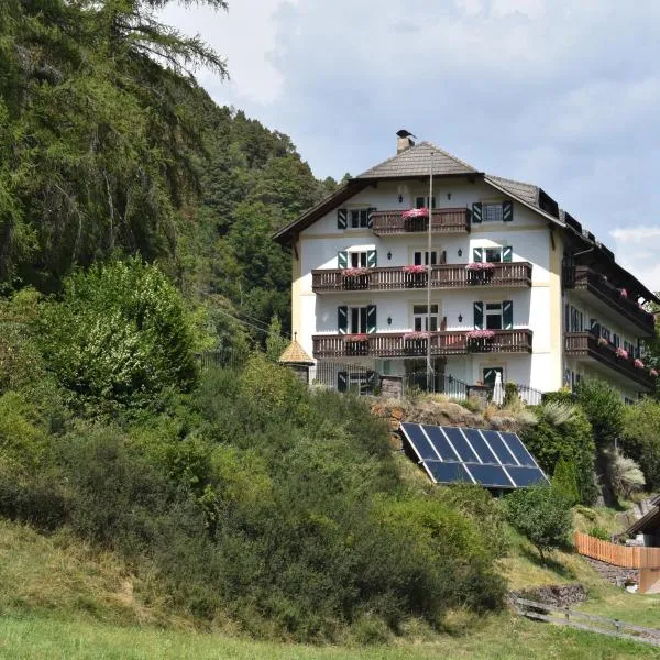 Apartments Waldquell, hotel a Collalbo