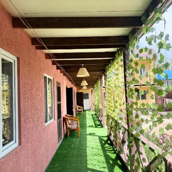 Гостевой Дом Малика, hotel u gradu Bosteri