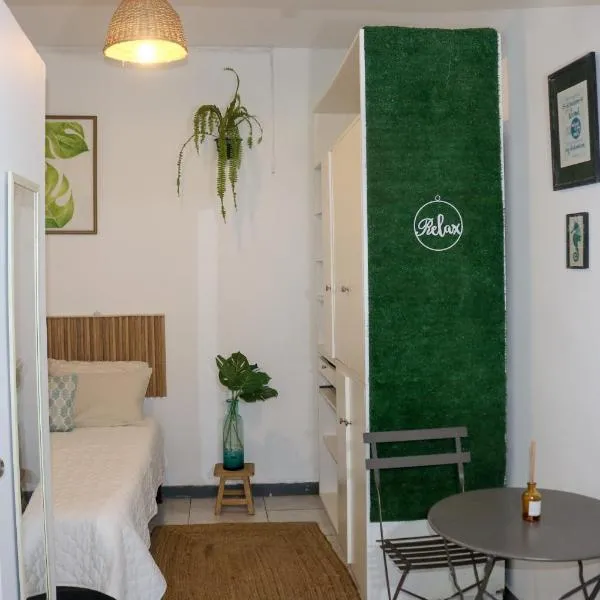 Hermoso monoambiente en 1er piso, baño privado y cocina, отель в городе Лима
