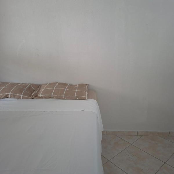 Casa aconchegante, com garagem pra 4 carros