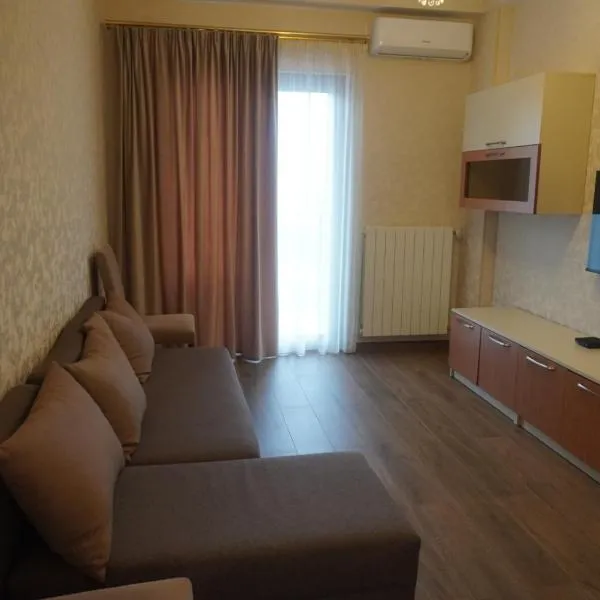 One-Bedroom Apartment 220 with City View, hotelli kohteessa Tbilisi City