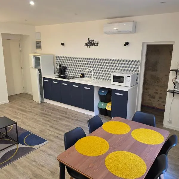 Appartement de charme avec cour au calme, hotel din Gignac