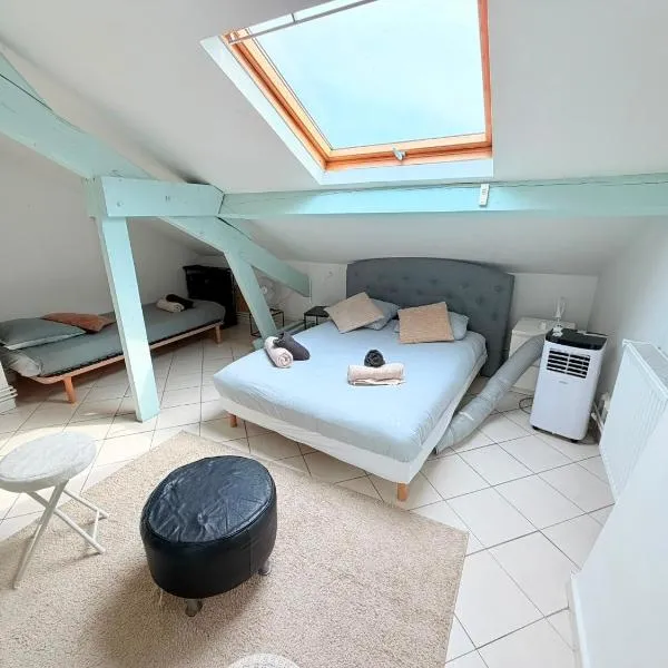T3 agreable avec Piscine à partager en option, hotel u gradu 'La Ferté-Gaucher'
