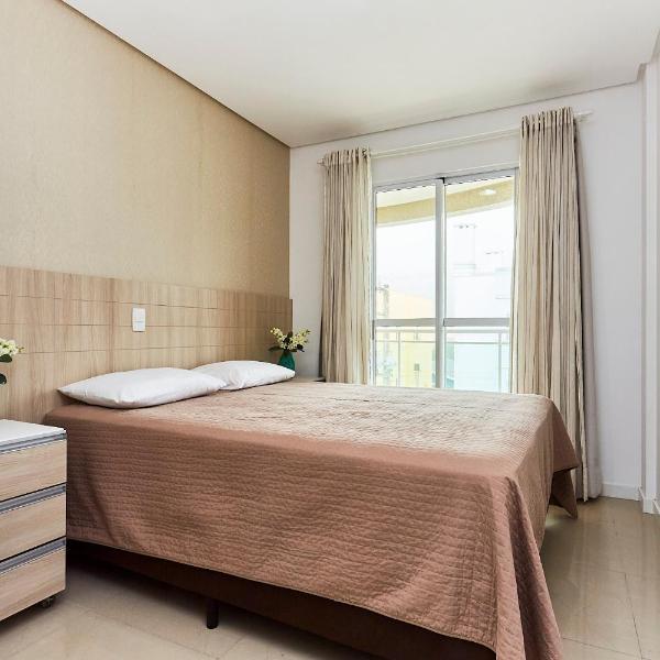 1135 Apartamento na Praia de BOMBINHAS CENTRO 20 M da Avenida Principal - Foto 2