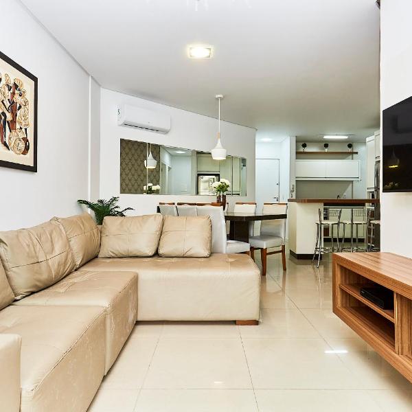 1135 Apartamento na Praia de BOMBINHAS CENTRO 20 M da Avenida Principal - Foto 5