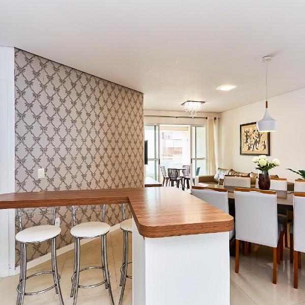 1135 Apartamento na Praia de BOMBINHAS CENTRO 20 M da Avenida Principal