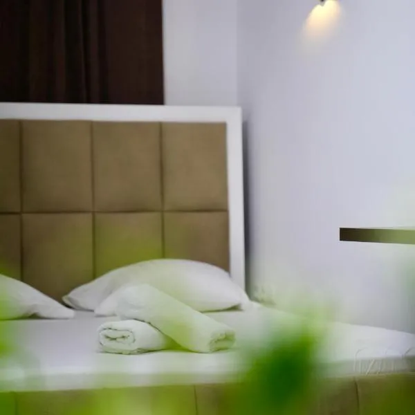 Hotel Heimli、プリシュティナのホテル