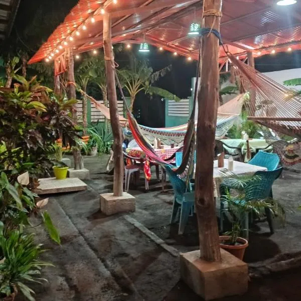 Cocos Hostel, מלון במויוגאלפה