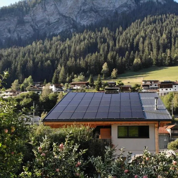 Lukasser Ferienwohnung، فندق في Vals