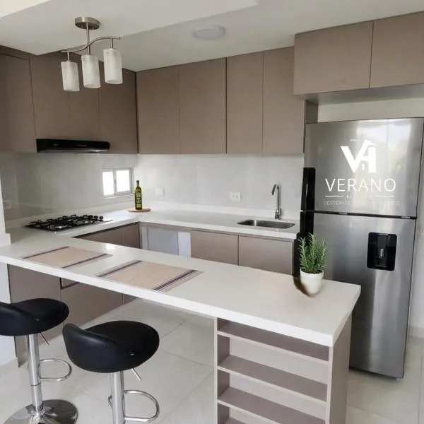 Apartamento familiar para 6 personas, piscina, hamaca, BBQ, viešbutis mieste Rikaurtė