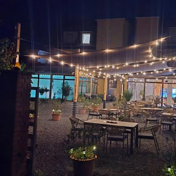 Viktória Wellness Hotel, ξενοδοχείο σε Nagyatad