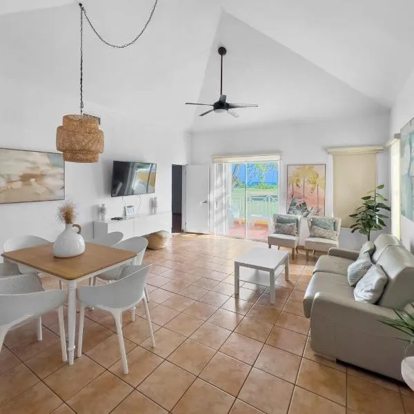 Oasis Beach Apt in Palmas del Mar w/ Pool & Views D 505 N, hotell sihtkohas Humacao