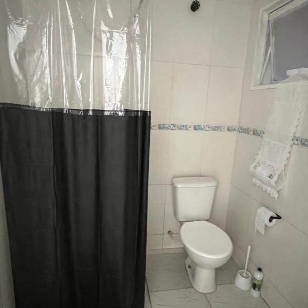 Casa completa para grupo familiar ou trabalhadores comporta tranquilamente seis hóspedes em 2 quartos e 1 Suite - Foto 3