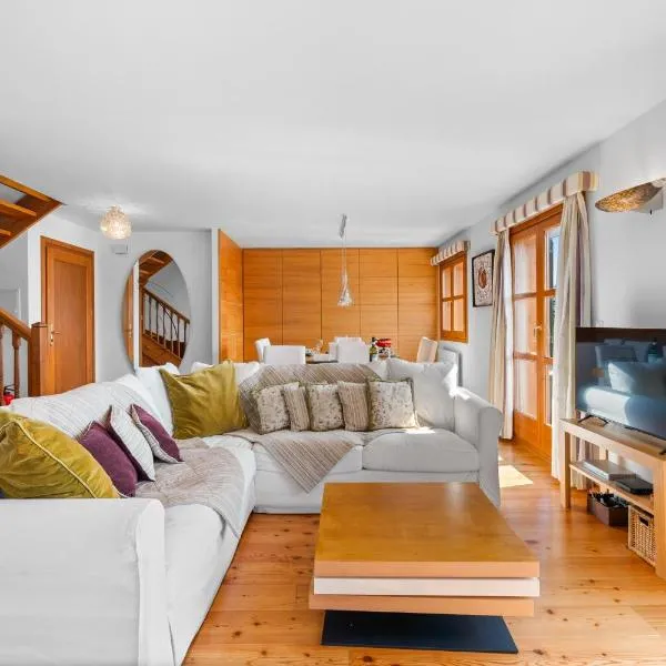 Crans-Montana 3BR - Mountain View, Balcony and Parking, hotel en Crans-Montana